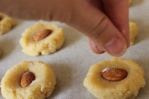 almond meal cookies step 5