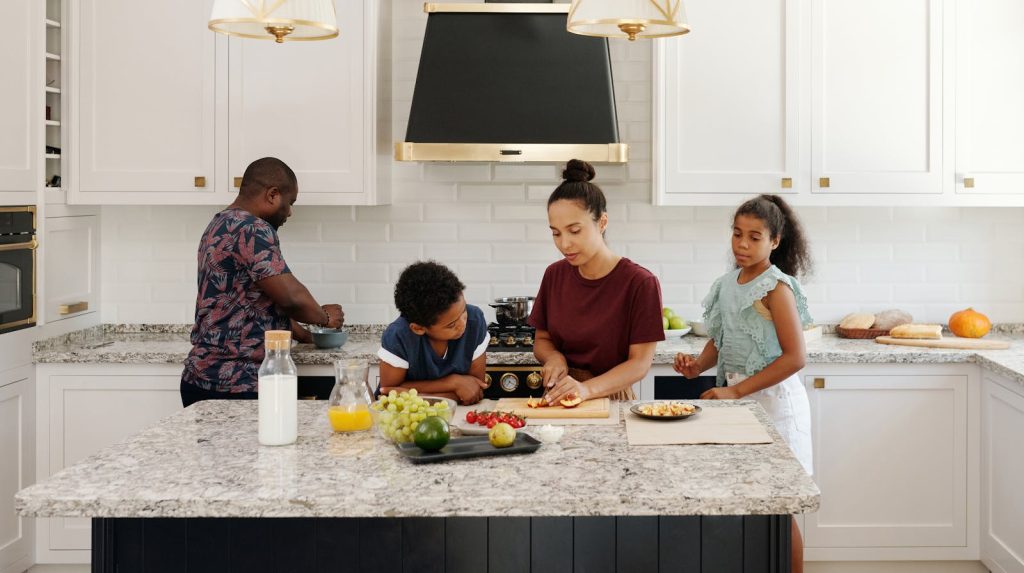 Braun vs Kenwood Hand Blenders: Which Is Better for Everyday Cooking?